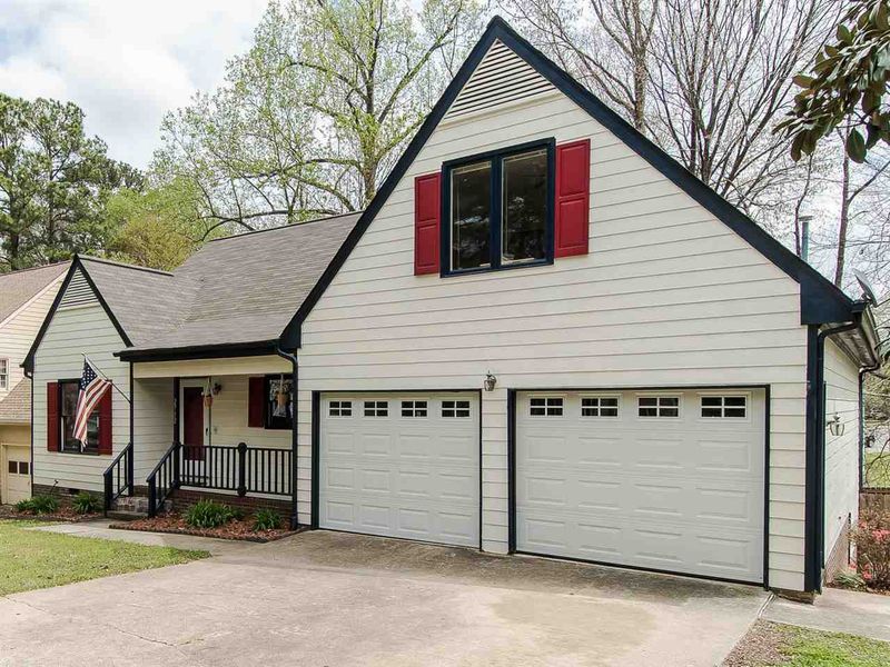 2712 Moorsfield Ct, Raleigh, NC 27604