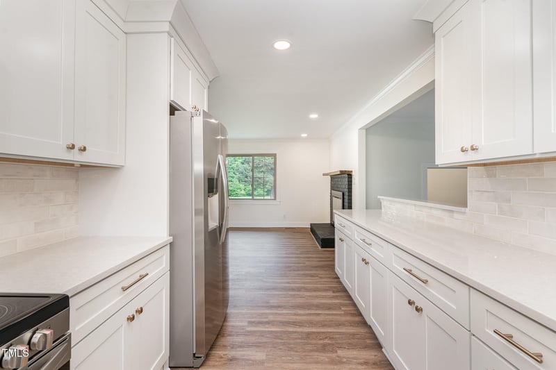 2712 Nc 57 , Hillsborough, NC 27278