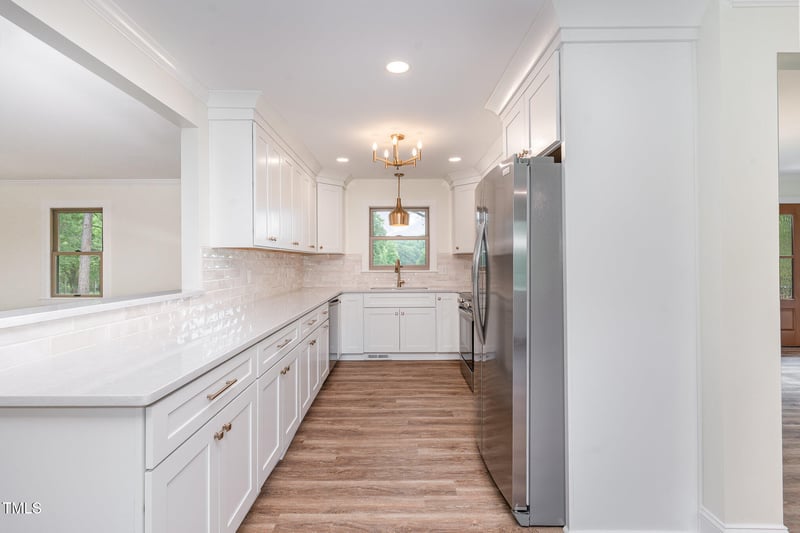 2712 Nc 57 , Hillsborough, NC 27278