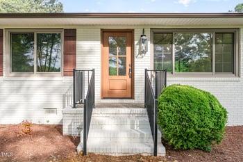 2712 Nc 57 , Hillsborough, NC 27278