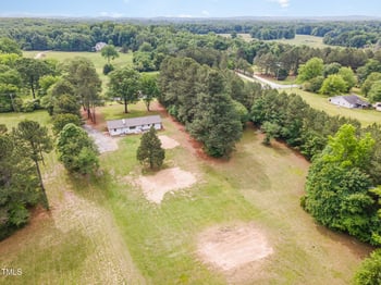 2712 Nc 57 , Hillsborough, NC 27278