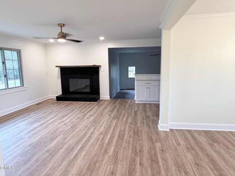 2712 Nc 57 , Hillsborough, NC 27278