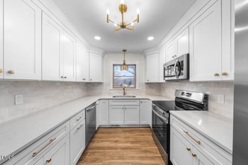 2712 Nc 57 , Hillsborough, NC 27278