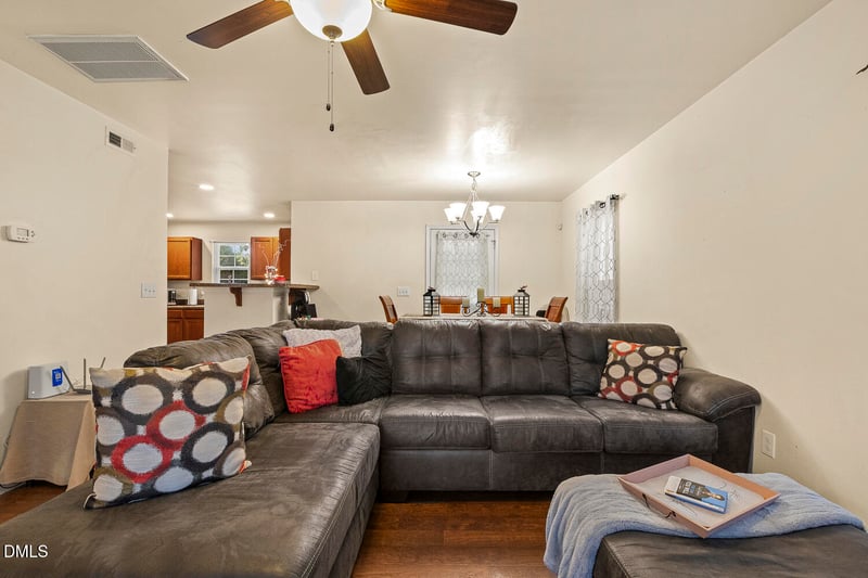 2712 Patbrook Ln, Raleigh, NC 27610