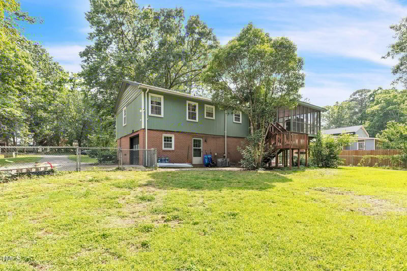 2712 Pebblebrook Dr, Sanford, NC 27330