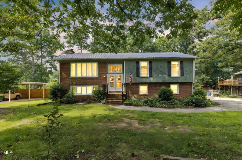 2712 Pebblebrook Dr, Sanford, NC 27330
