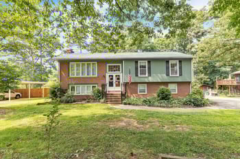 2712 Pebblebrook Dr, Sanford, NC 27330