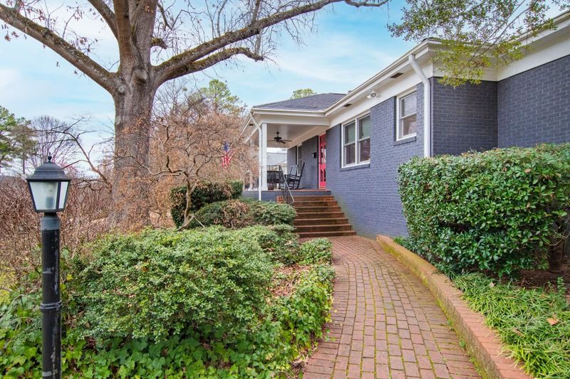 2712 Webb St, Raleigh, NC 27609