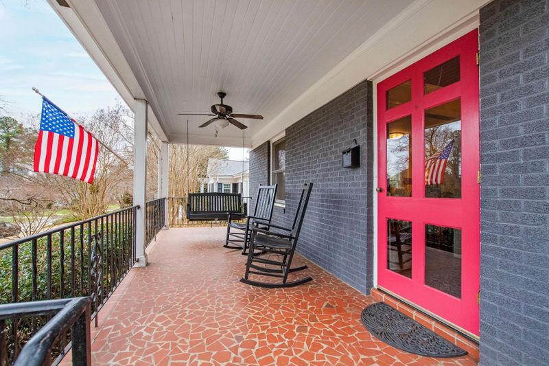 2712 Webb St, Raleigh, NC 27609