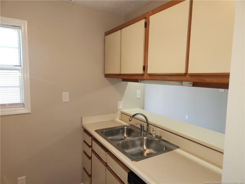 2713-9 Preston Woods Ln #9, Fayetteville, NC 28304