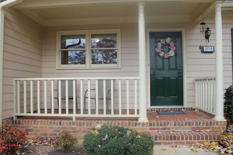 2713 Cottage Cir, Raleigh, NC 27613