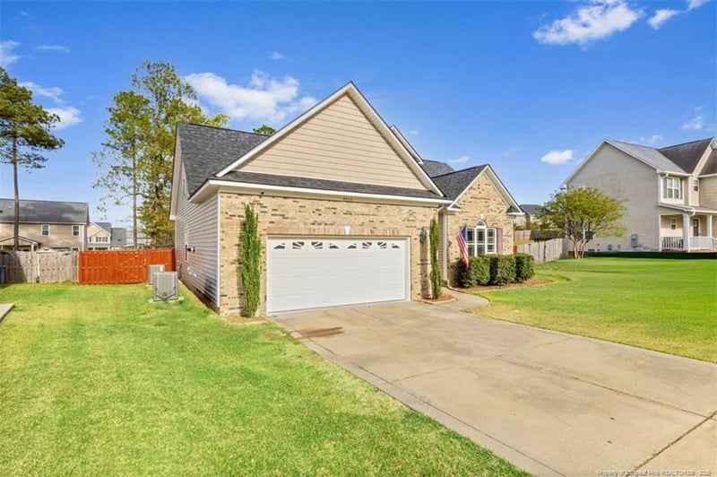 2713 De Koven Dr, Fayetteville, NC 28306