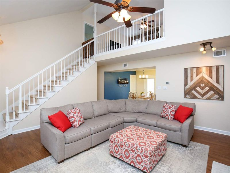 2713 Fernhurst Ln, Raleigh, NC 27604