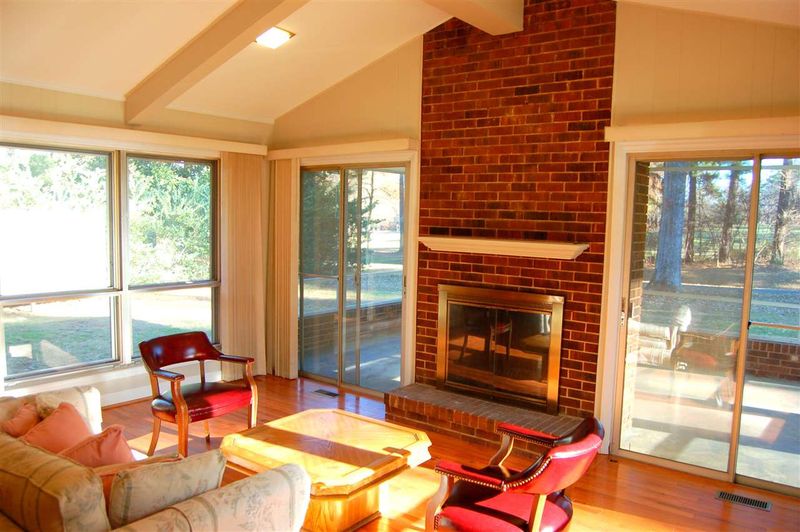 2713 Green Lane Dr, Durham, NC 27712