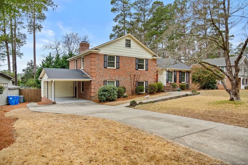 2713 Millbrook Rd, Fayetteville, NC 28303