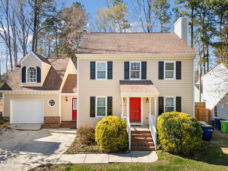 2713 Moorsfield Ct, Raleigh, NC 27604