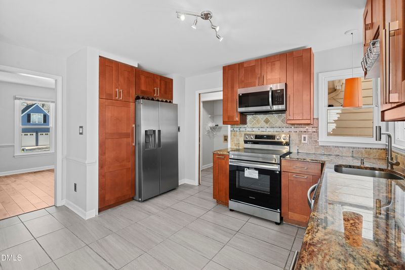 2713 Moorsfield Ct, Raleigh, NC 27604