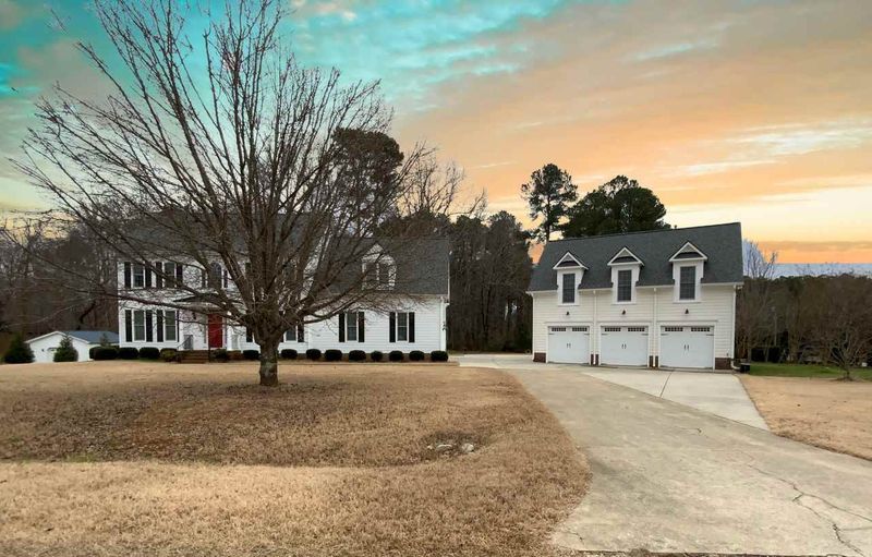 2713 Rolling Oaks Ln, Raleigh, NC 27606