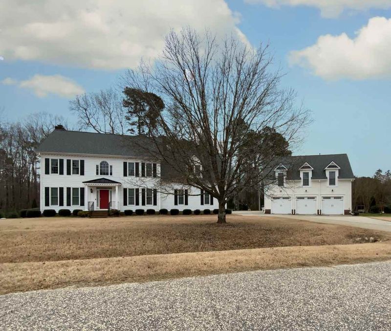 2713 Rolling Oaks Ln, Raleigh, NC 27606
