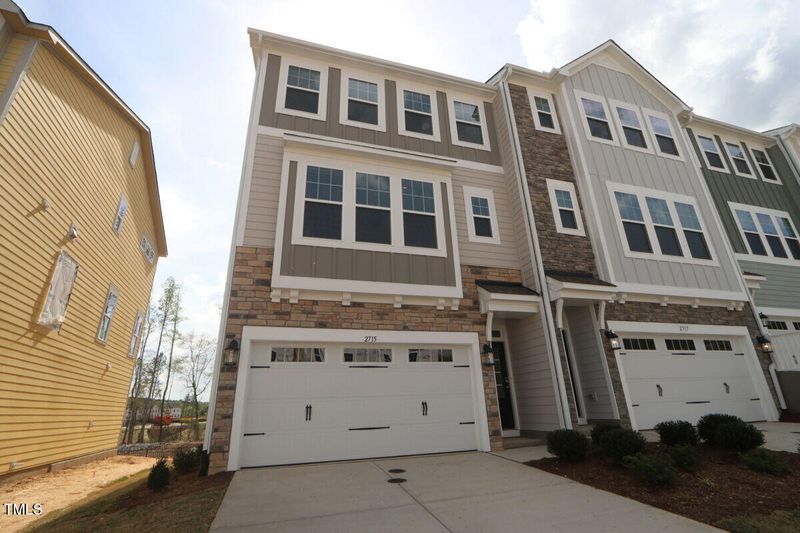 2715 Hunter Woods Dr #562, Apex, NC 27502
