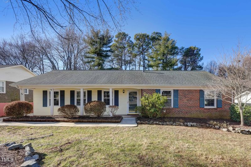 2715 Westchester Dr, Burlington, NC 27217