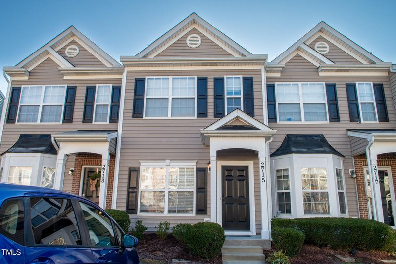 2715 Wyntercrest Ln, Durham, NC 27713