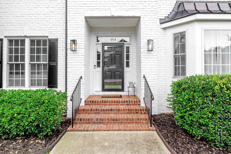 2716 Crystal Oaks Ln, Raleigh, NC 27614