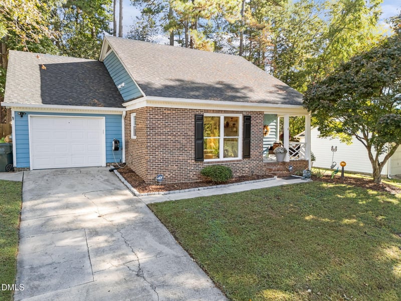 2716 Fernhurst Ln, Raleigh, NC 27604
