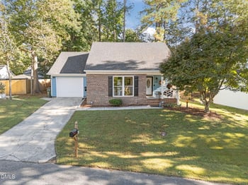 2716 Fernhurst Ln, Raleigh, NC 27604