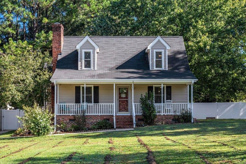 2716 Stageline Dr, Raleigh, NC 27603
