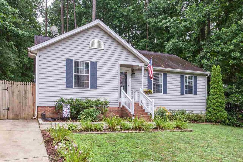 2717 Goshawk Ln, Raleigh, NC 27603