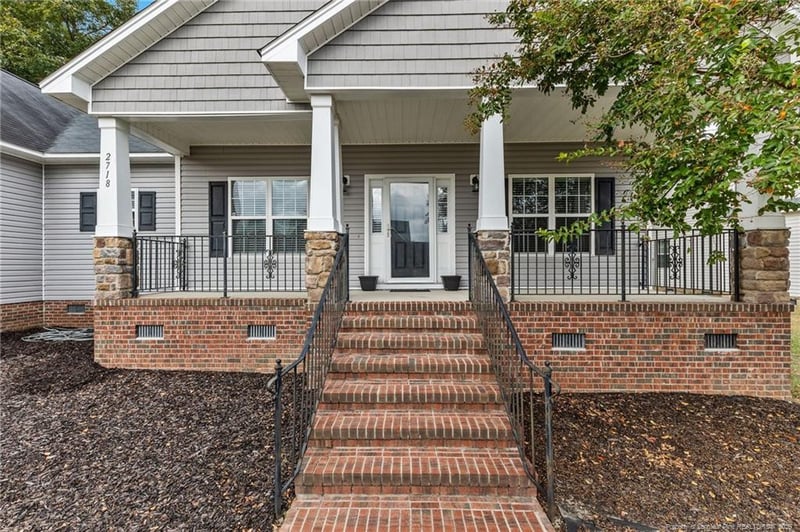 2718 De Koven Dr, Fayetteville, NC 28306