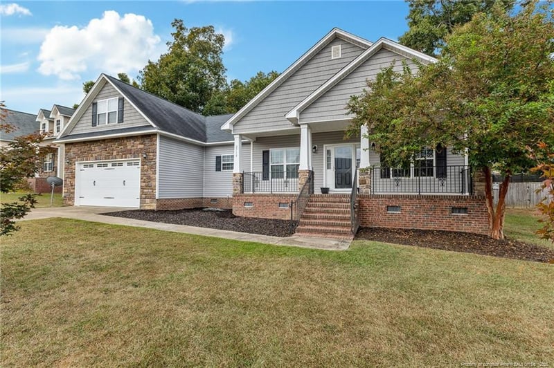 2718 De Koven Dr, Fayetteville, NC 28306