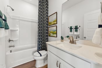2718 Kempthorne Rd, Cary, NC 27519