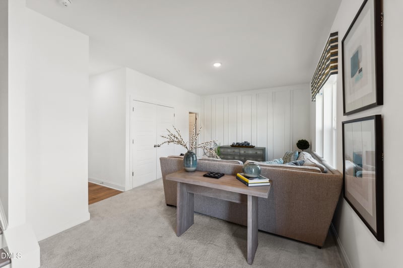 2718 Kempthorne Rd, Cary, NC 27519