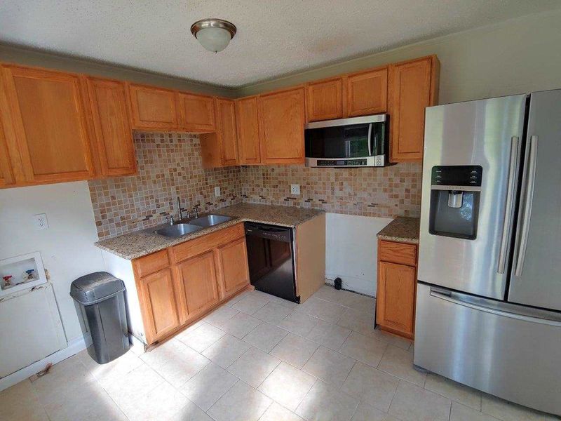 2718 Newbold St, Raleigh, NC 27603