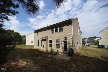 2718 Summer Stream Dr, Raleigh, NC 27610