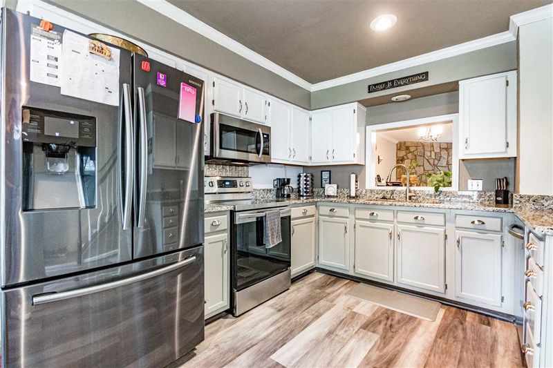 272 Beechtree Dr, Cary, NC 27513
