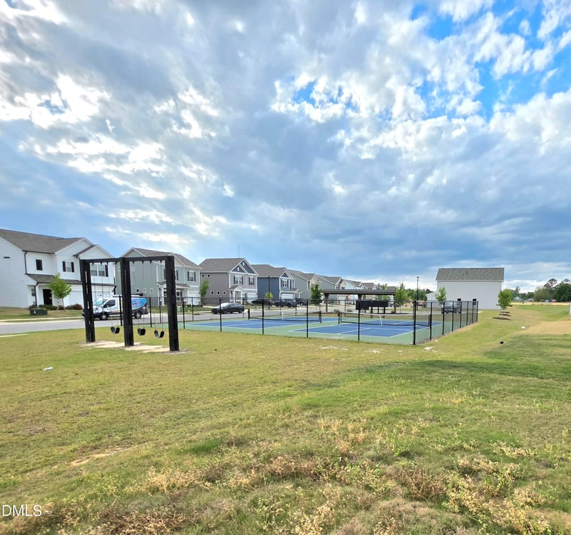 272 Bruce Dr, Dunn, NC 28334