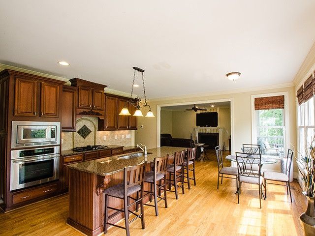 2720 Cameron Pond Dr, Cary, NC 27519