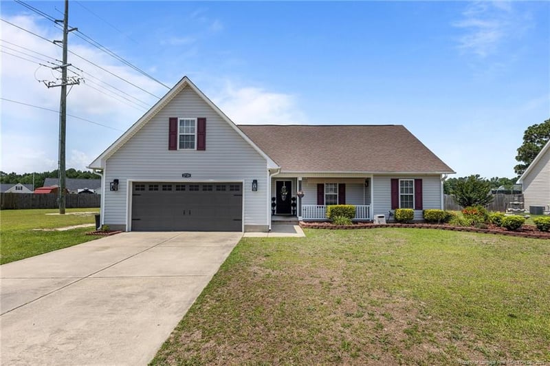 2720 Daniel Boone Ln, Hope Mills, NC 28348