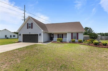 2720 Daniel Boone Ln, Hope Mills, NC 28348