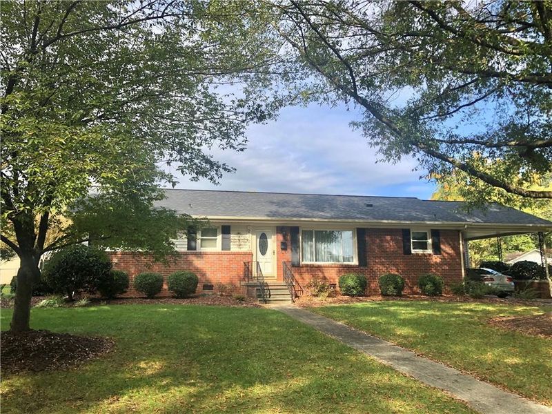2721 Armfield Ave, Burlington, NC 27215