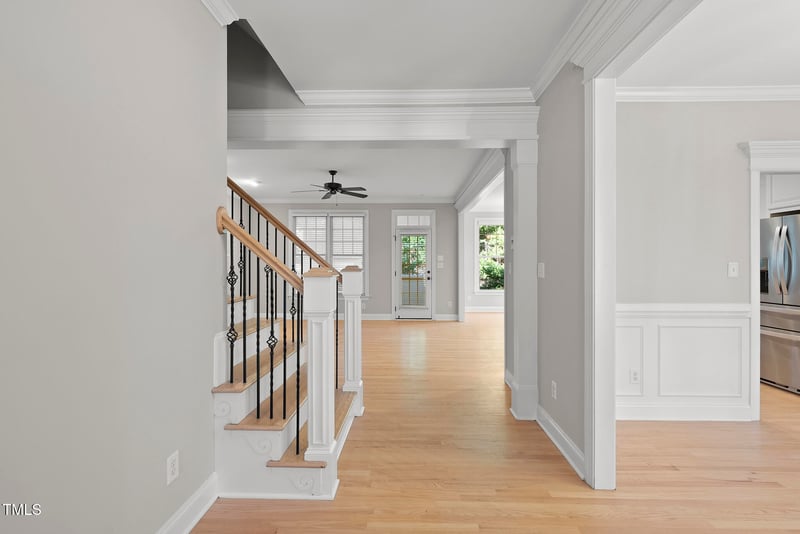 2721 Cameron Pond Dr, Cary, NC 27519