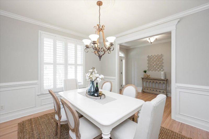 2721 Cameron Pond Dr, Cary, NC 27519