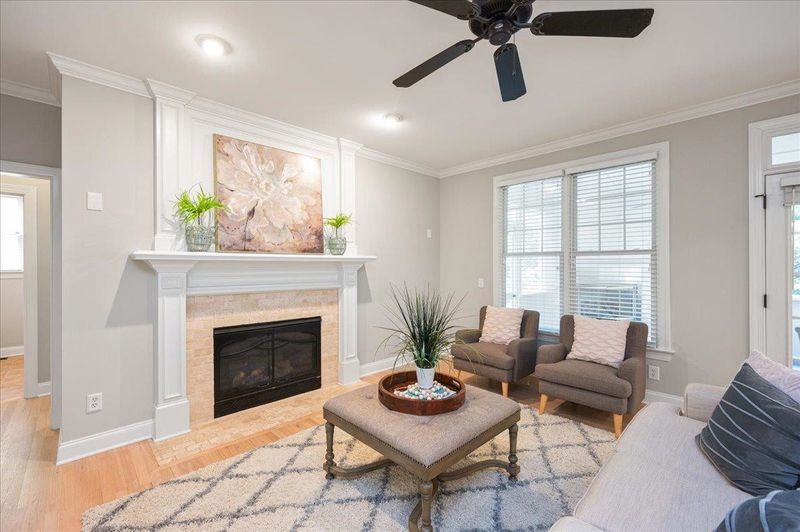 2721 Cameron Pond Dr, Cary, NC 27519