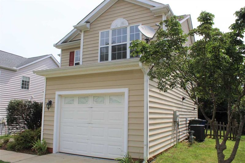 2721 Cherry Field Dr, Raleigh, NC 27603