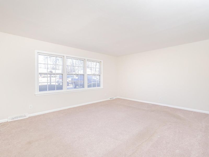 2721 Oberlin Dr, Durham, NC 27705