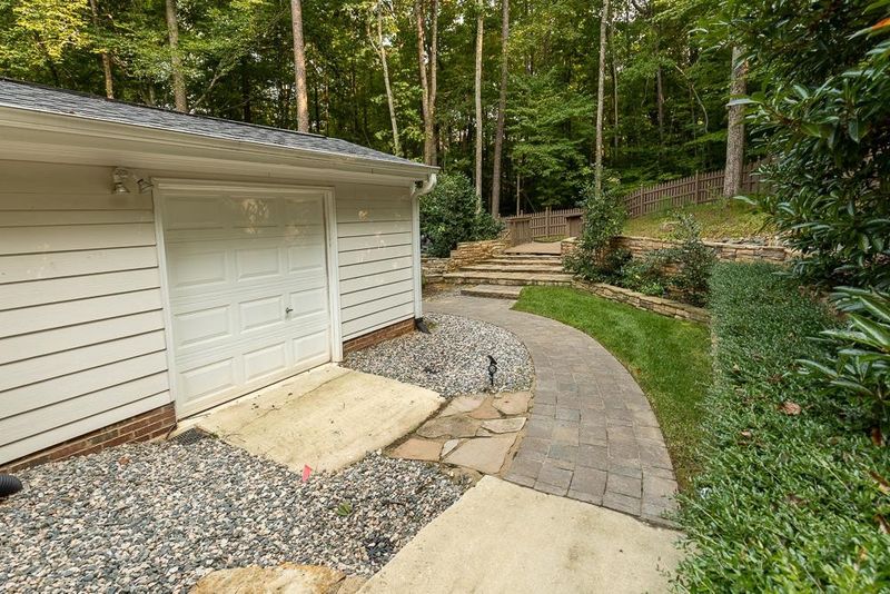 2721 Sunnystone Way, Raleigh, NC 27613