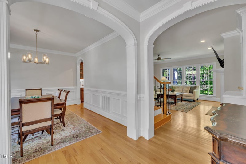 2723 Cameron Pond Dr, Cary, NC 27519